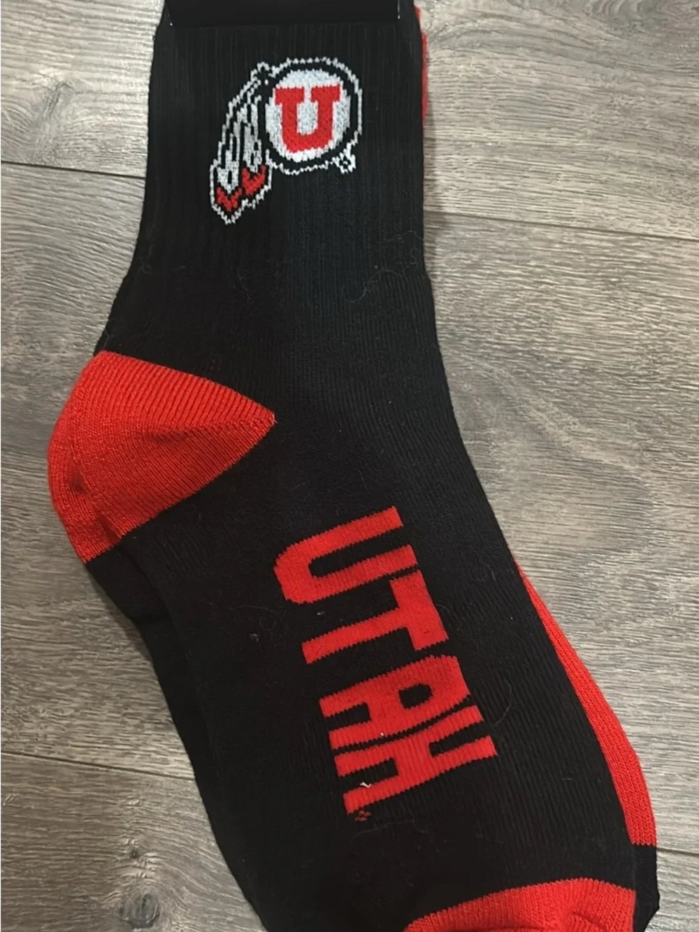 🏀 NCAA University of Utah Utes Crew Socks (Size Large) - 2 pack